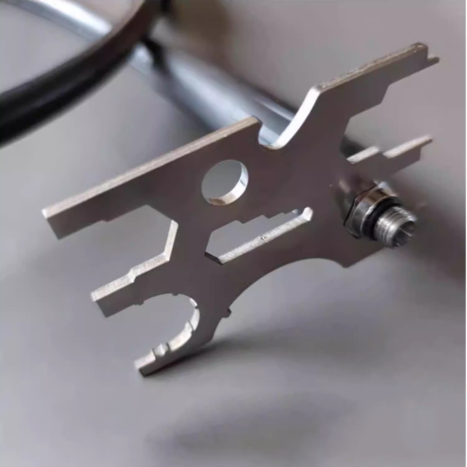 Zestaw śrubokrętów do regulato – Multitool Credit Card recenzja i cena